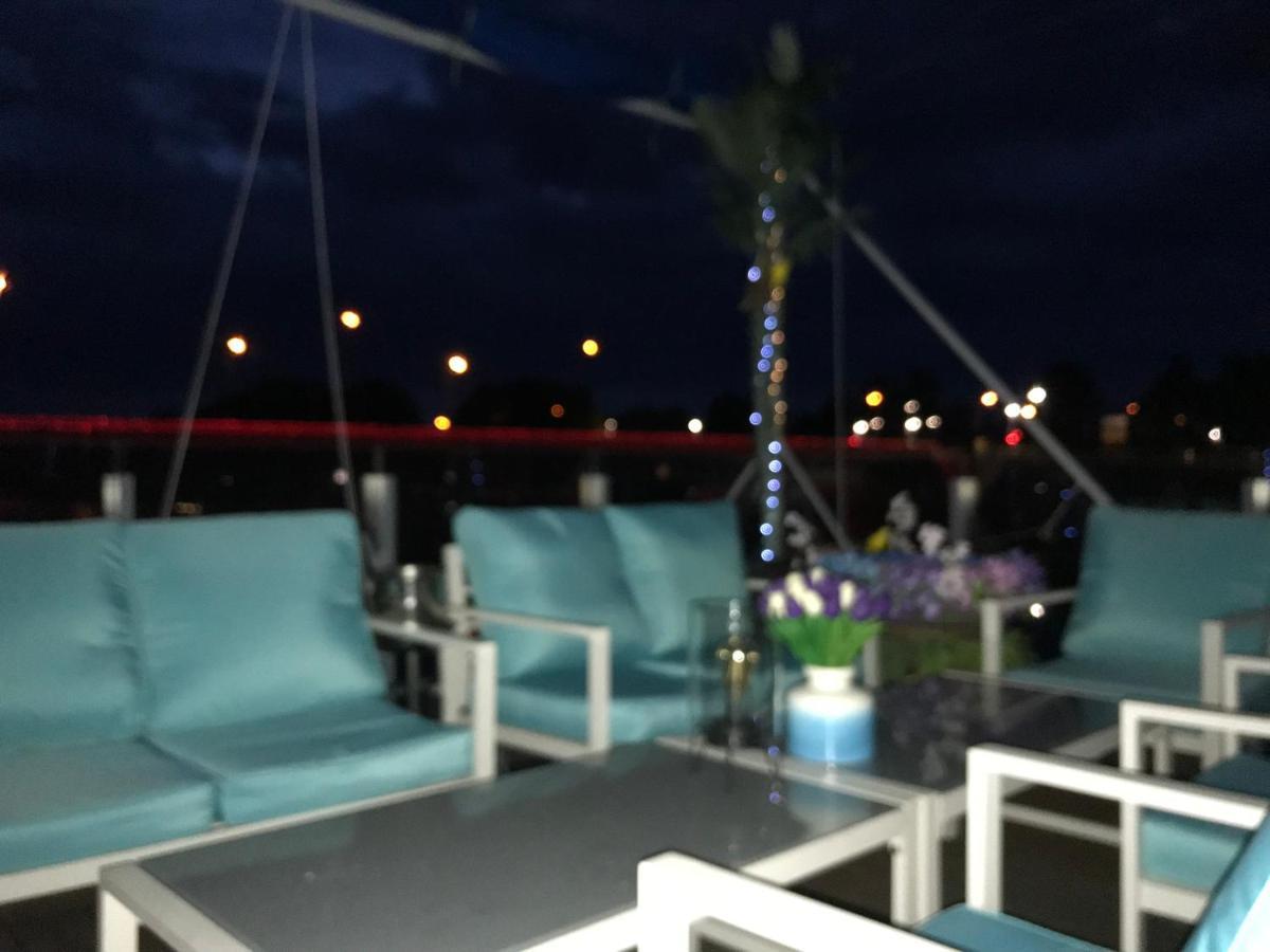 מלון לייפאז'ה Houseboat On The Water מראה חיצוני תמונה