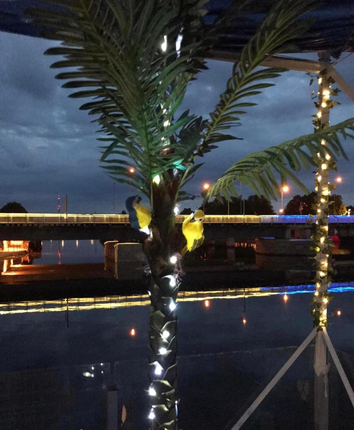 מלון לייפאז'ה Houseboat On The Water מראה חיצוני תמונה