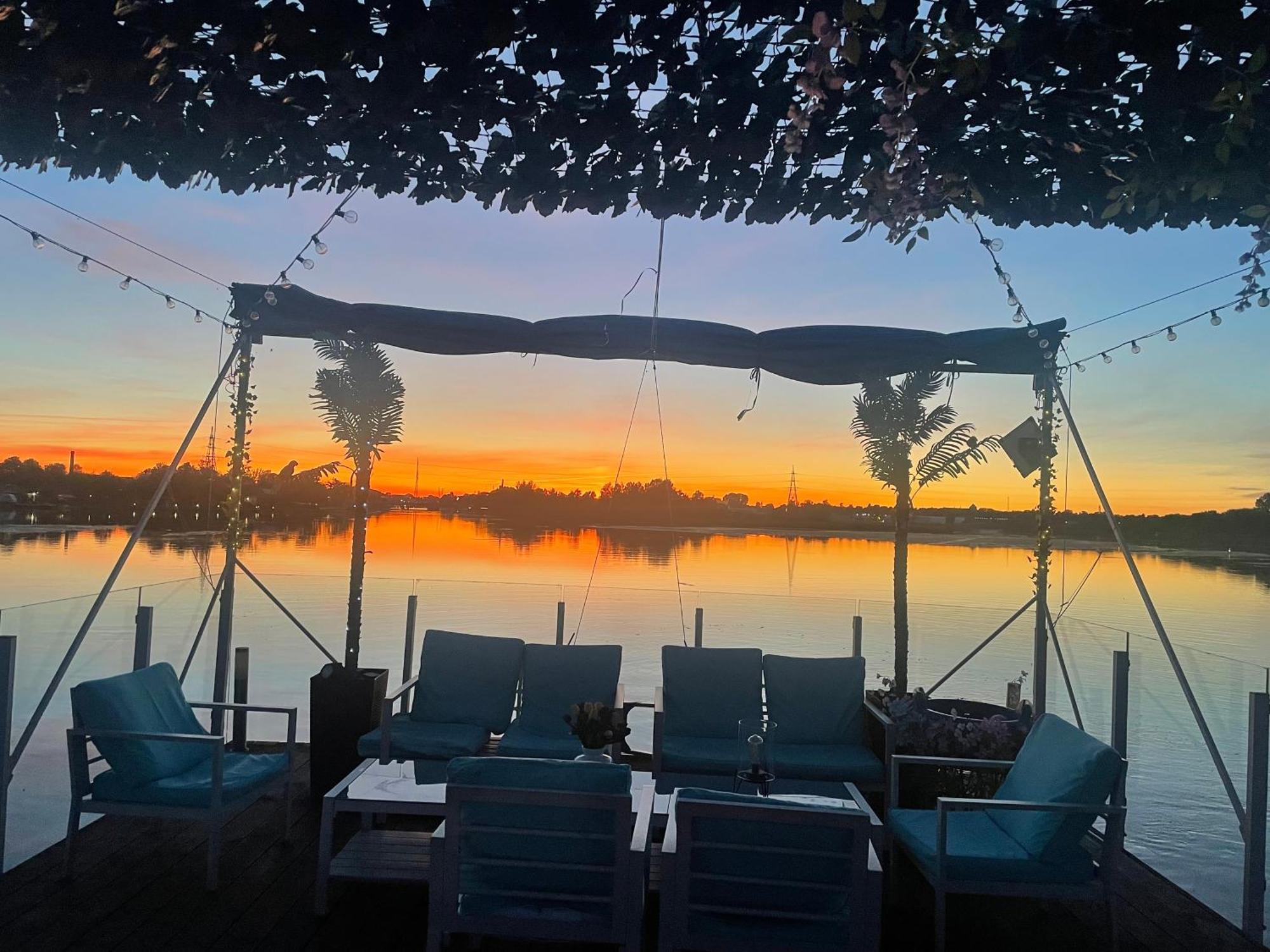 מלון לייפאז'ה Houseboat On The Water מראה חיצוני תמונה