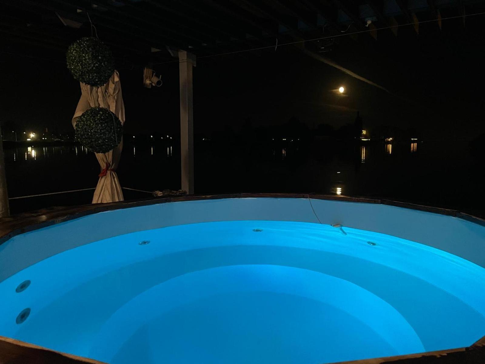 מלון לייפאז'ה Houseboat On The Water מראה חיצוני תמונה