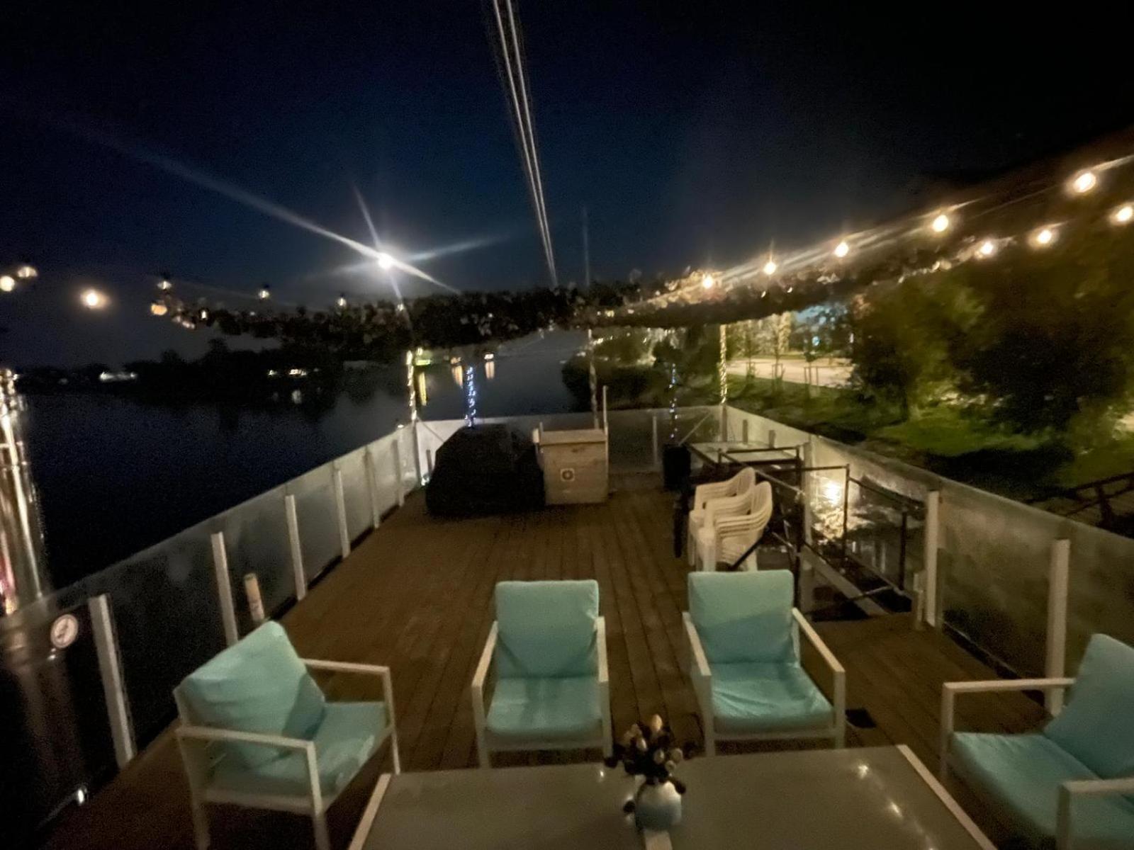 מלון לייפאז'ה Houseboat On The Water מראה חיצוני תמונה