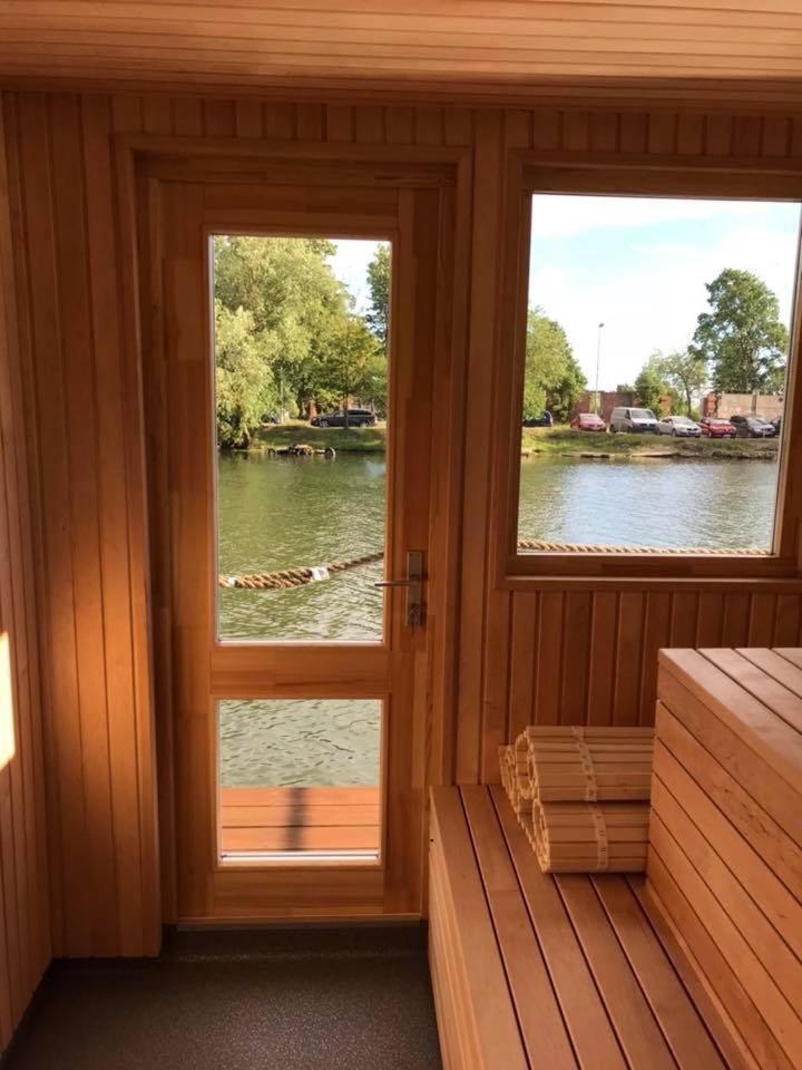 מלון לייפאז'ה Houseboat On The Water מראה חיצוני תמונה
