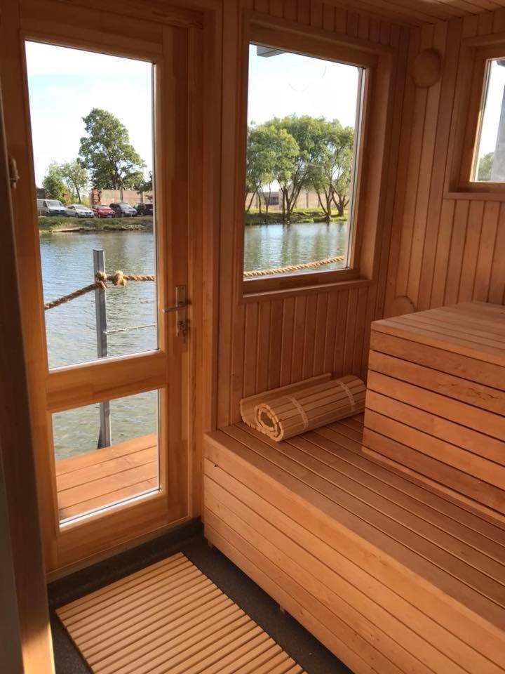 מלון לייפאז'ה Houseboat On The Water מראה חיצוני תמונה