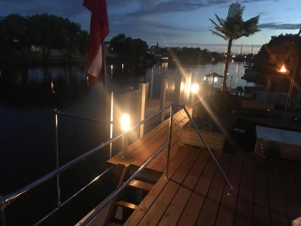 מלון לייפאז'ה Houseboat On The Water מראה חיצוני תמונה