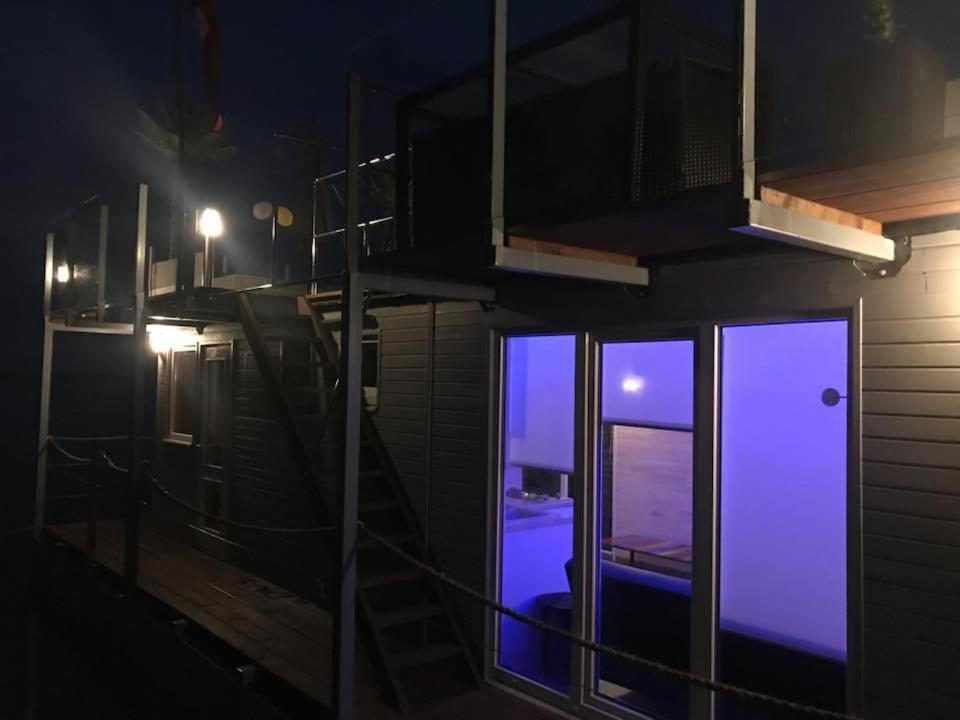 מלון לייפאז'ה Houseboat On The Water מראה חיצוני תמונה